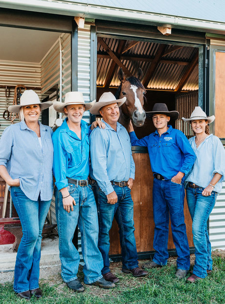 Booroomooka's Munro Family posing together with a Horse.